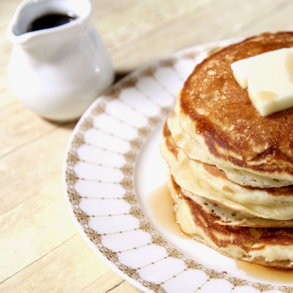 Fluffy Maple Buttermilk Pancakes