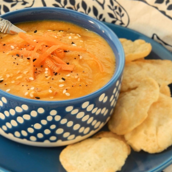 The Best Vegan Carrot Soup Ever