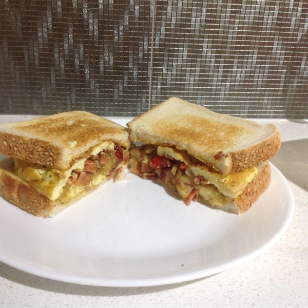 The Breakfast Omwich