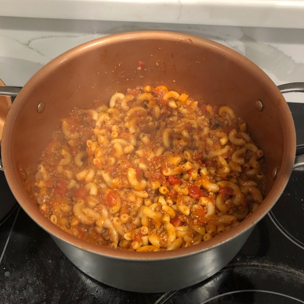 A Minnesotan's Beef and Macaroni Hotdish