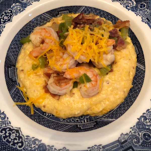 Shrimp and Cheesy Grits with Bacon