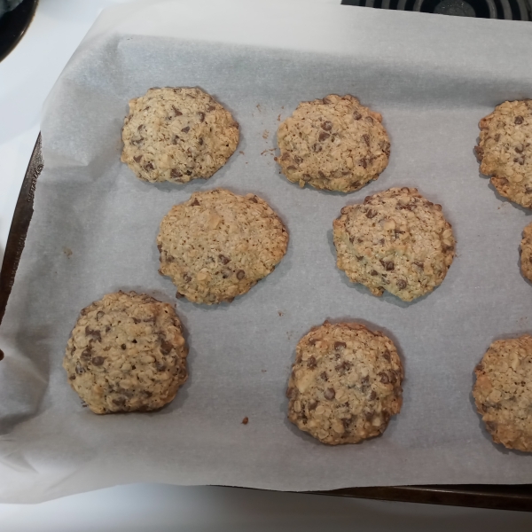 Chewy Chocolate Chip Oatmeal Cookies