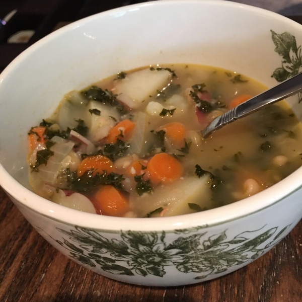 Savory Kale, Cannellini Bean, and Potato Soup