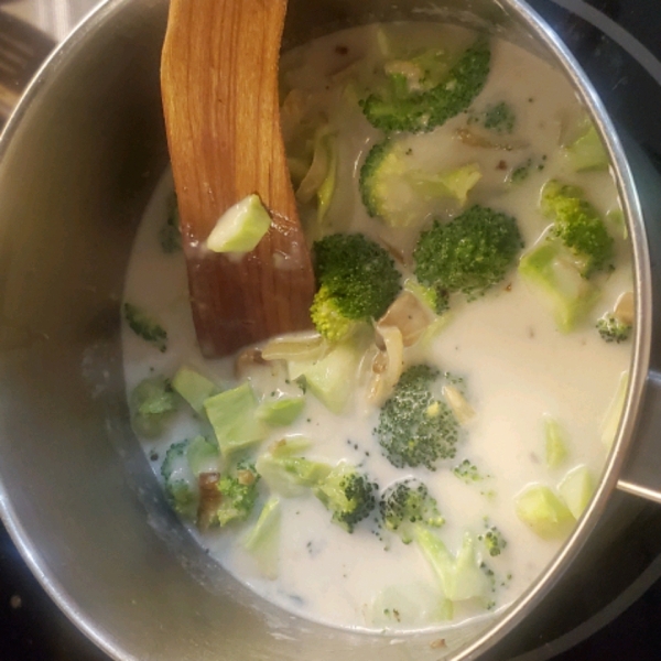 Easy Cheesy Cream of Broccoli Soup