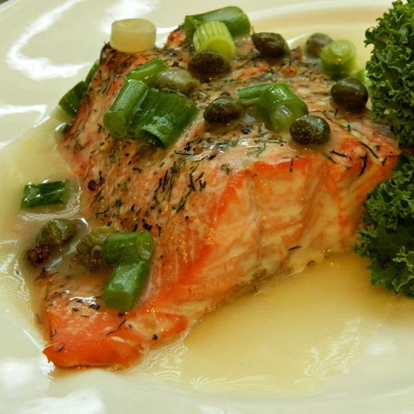 Roasted Salmon with White Wine Sauce