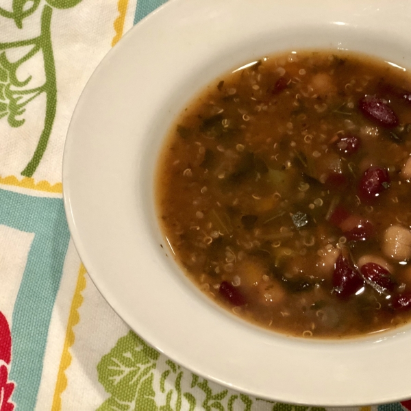 Instant Pot® Vegan Quinoa and Kale Minestrone Soup