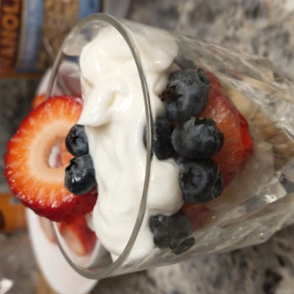 Summer Berry Parfait with Yogurt and Granola