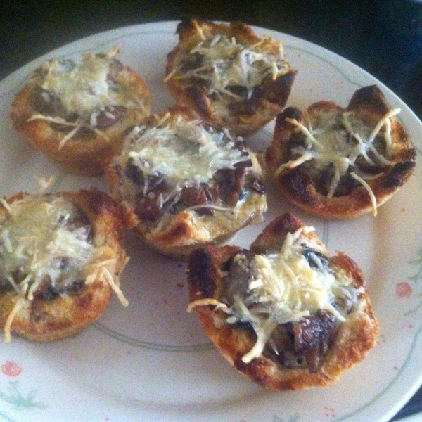 Garlicky Mushroom Toast Cups