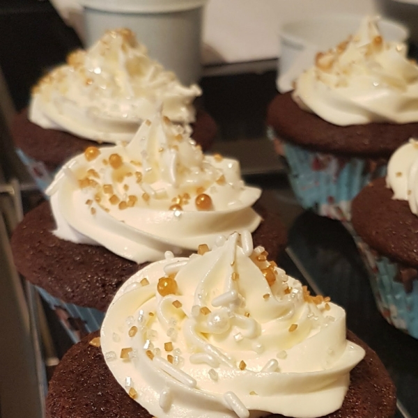 Gingerbread Cupcakes with Cream Cheese Frosting