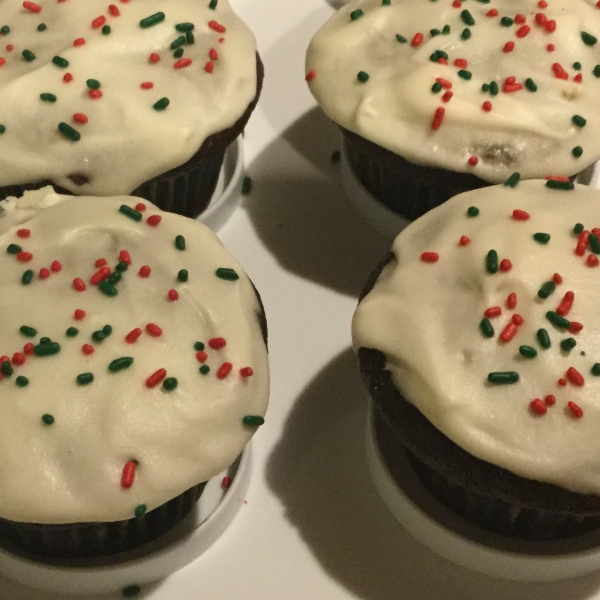 Gingerbread Cupcakes with Cream Cheese Frosting