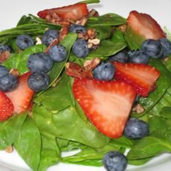 Spinach-And-Berries Salad With Non-Fat Curry Dressing