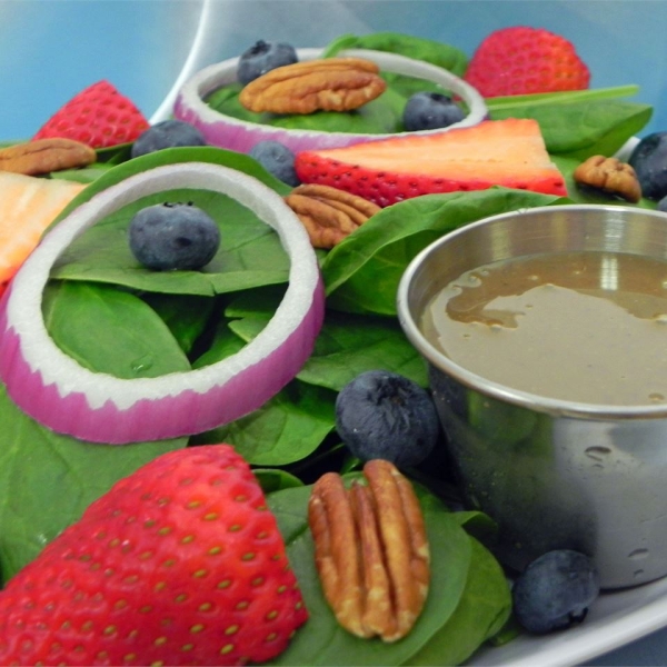 Spinach-And-Berries Salad With Non-Fat Curry Dressing