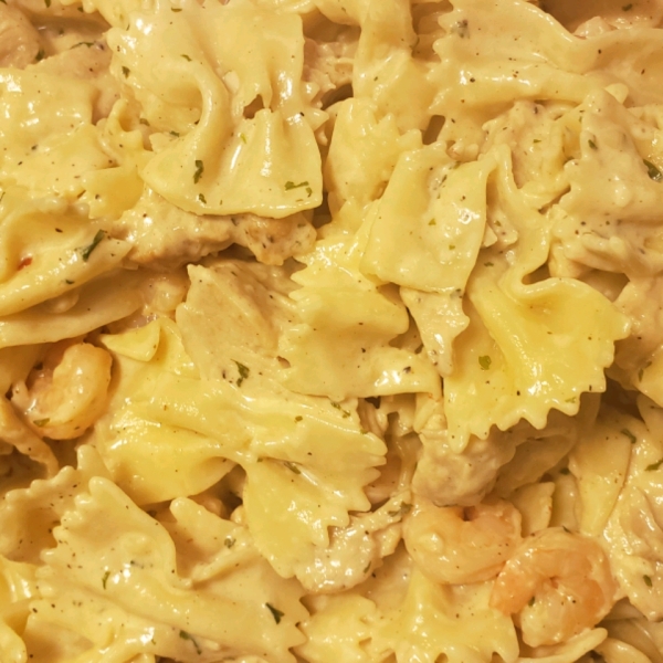 Easy Chicken Pasta Alfredo