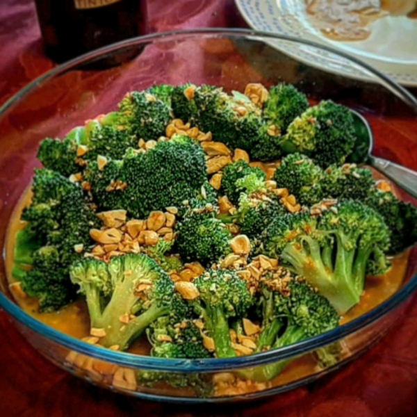 Broccoli with Garlic Butter and Cashews