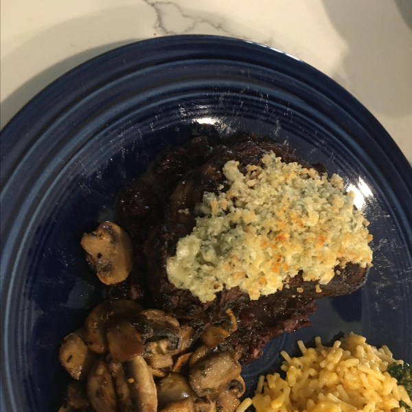 Broccoli with Garlic Butter and Cashews