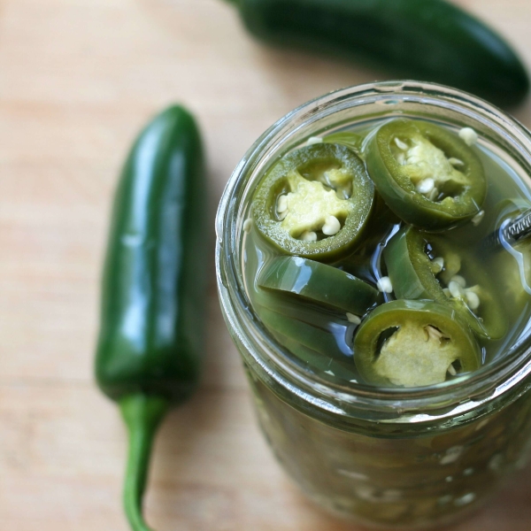 Easy Pickled Jalapeno Peppers