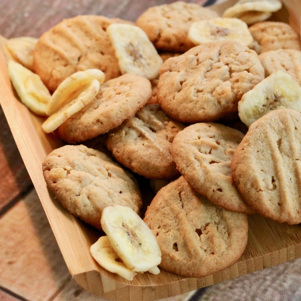 Peanut Butter Banana Chip Cookies