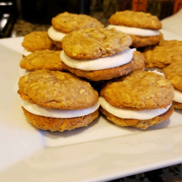 Oatmeal Whoopie Pies