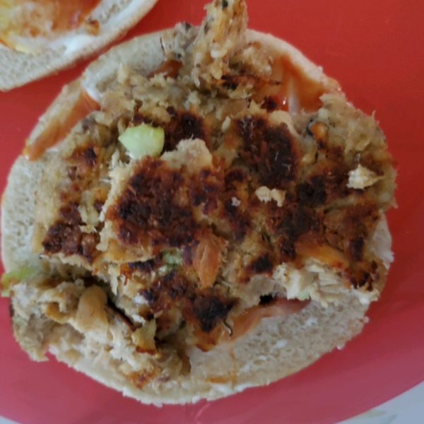 Salmon Patties with Cornmeal and Crackers