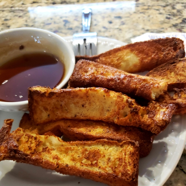 Easy Air Fryer French Toast Sticks