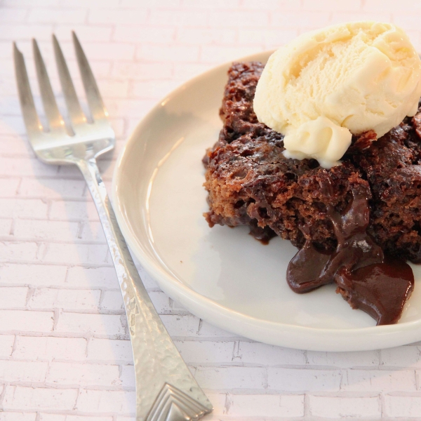 Low-Fat Chocolate Pudding Cake