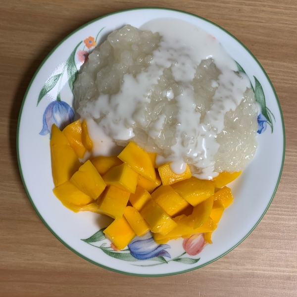 Sweet Sticky Rice with Mangoes