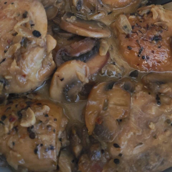 Creamy Garlic and Mushroom Chicken Thighs