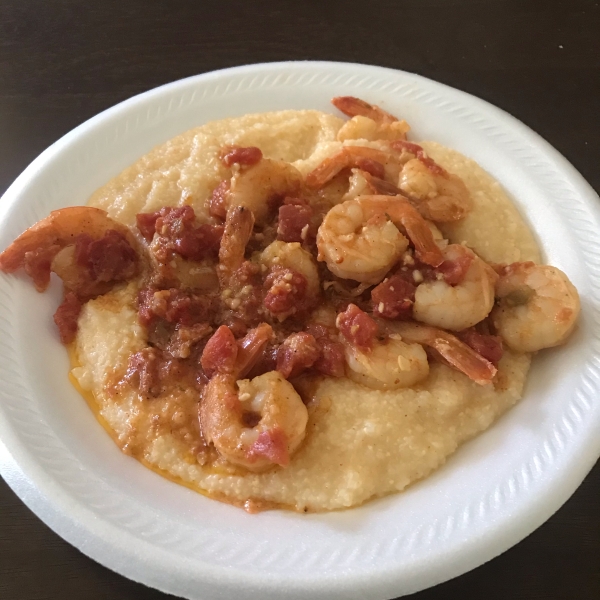 Garlic Cheese Grits with Shrimp