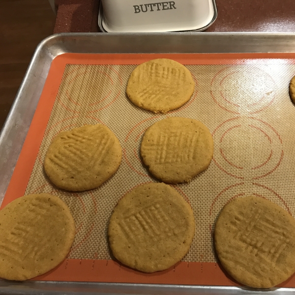 Chewy Peanut Butter Cookies