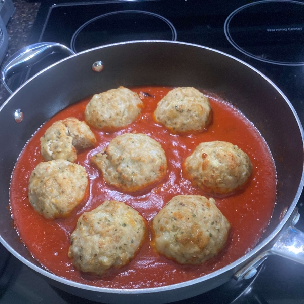 Mozzarella-Stuffed Pesto Turkey Meatballs