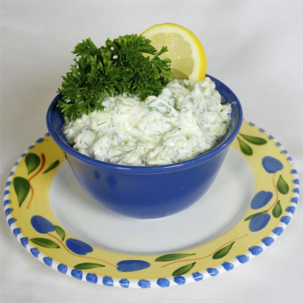 Tzatziki Sauce (Yogurt and Cucumber Dip)