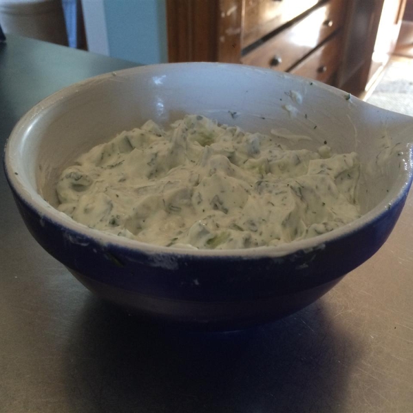 Tzatziki Sauce (Yogurt and Cucumber Dip)