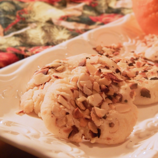 Amaretto Shortbread Cookie