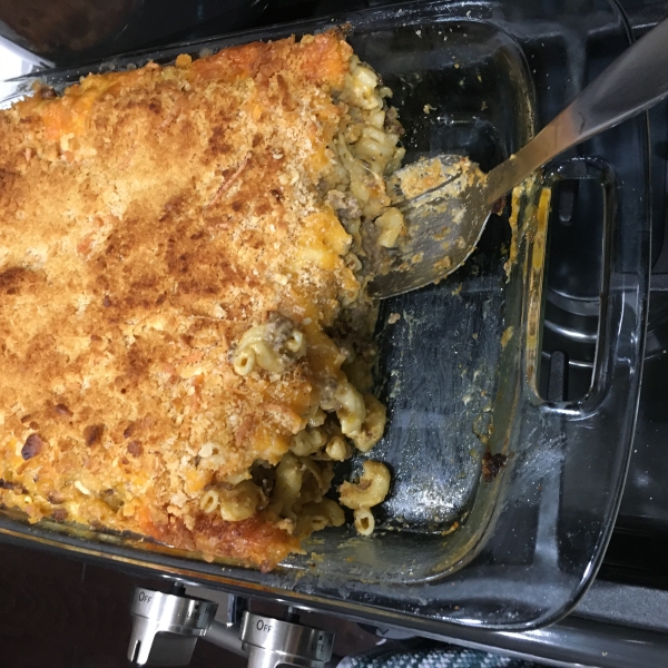 Cheesy Macaroni and Hamburger Casserole