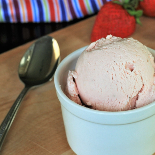 Keto No-Churn Strawberry Ice Cream