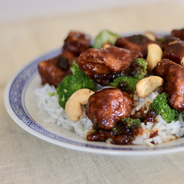 Slow-Cooked Cashew Chicken