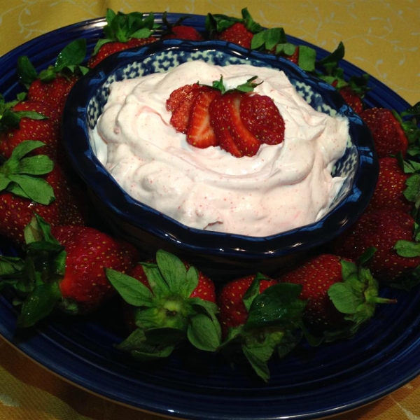 Creamy Strawberry Fruit Dip