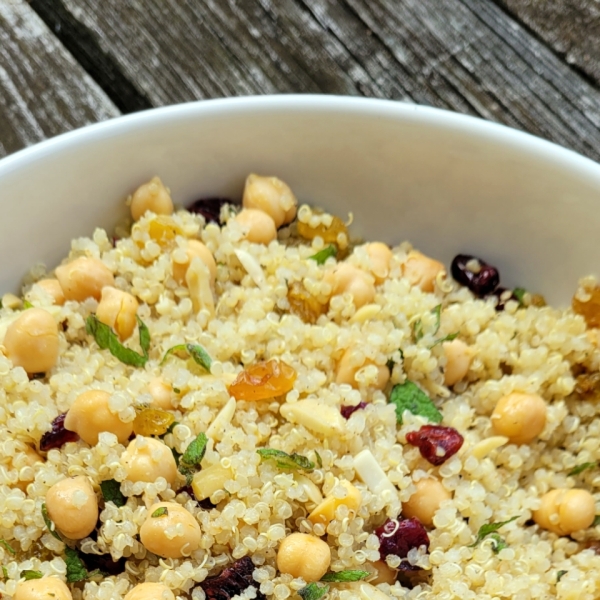 Garbanzo Bean and Quinoa Salad