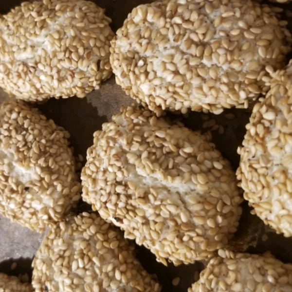 Aunt Anne's Sesame Cookies