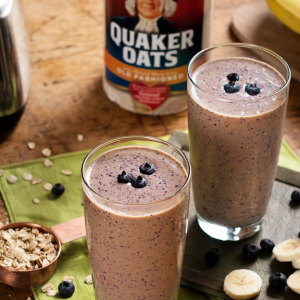 Peanut Butter Banana Berry Oat Smoothie