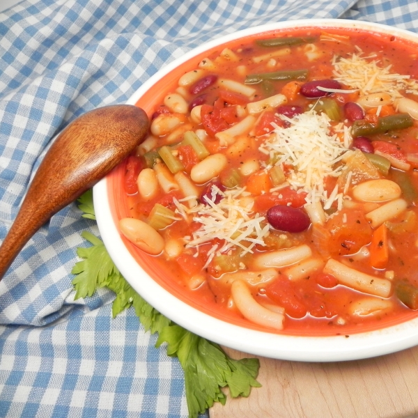 Hearty Vegetarian Minestrone