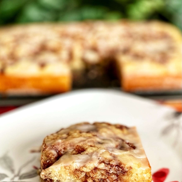 Cinnamon Roll Swirl Coffee Cake