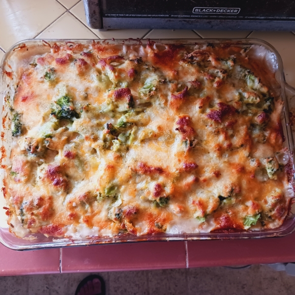 Easy Baked Chicken, Rice, and Broccoli Casserole