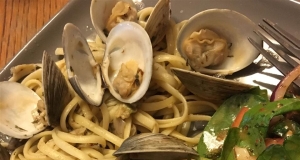 Linguine with Garlicky White Clam Sauce