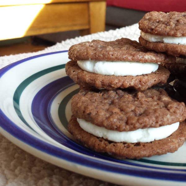 Oatmeal Cream Pies with Chocolate