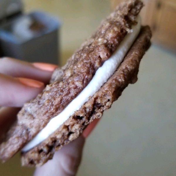 Oatmeal Cream Pies with Chocolate