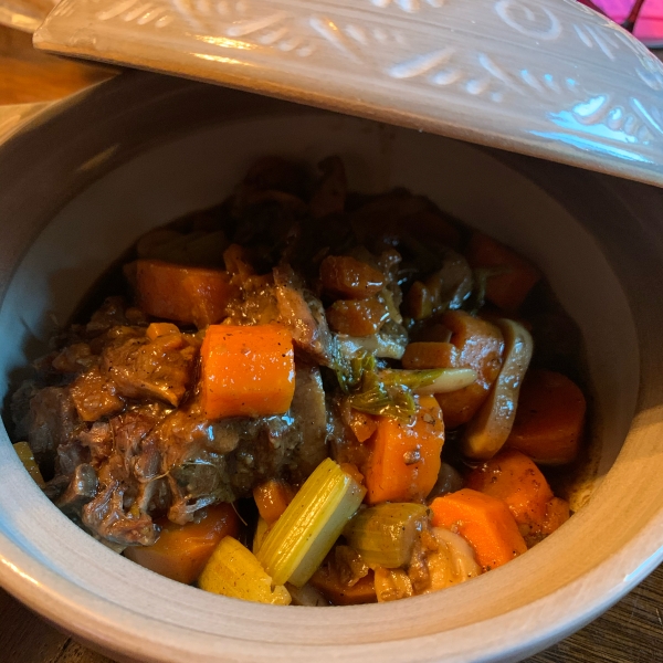 Slow Cooker Oxtail Soup