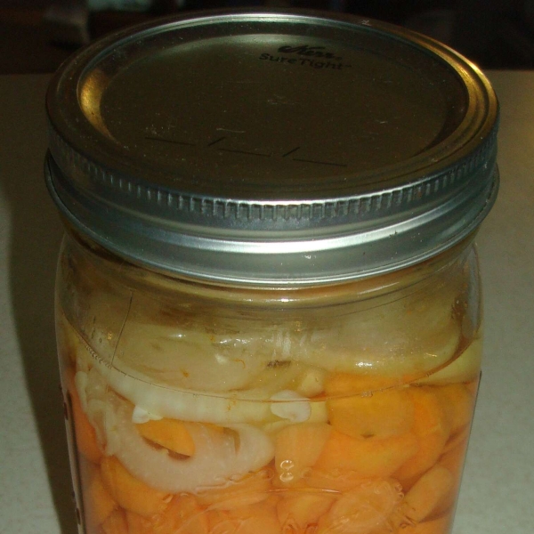 Vinegar Pickled Carrots