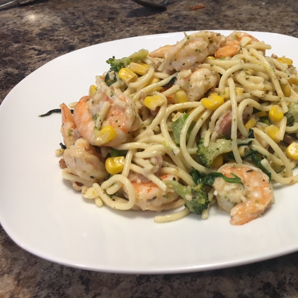 Brett's Creamy Shrimp and Bacon Pasta