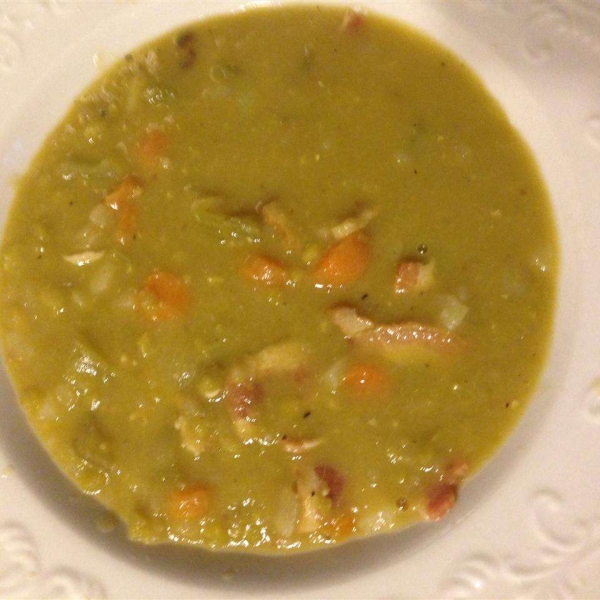 Slow Cooker Split Pea Soup with Bacon and Hash Browns